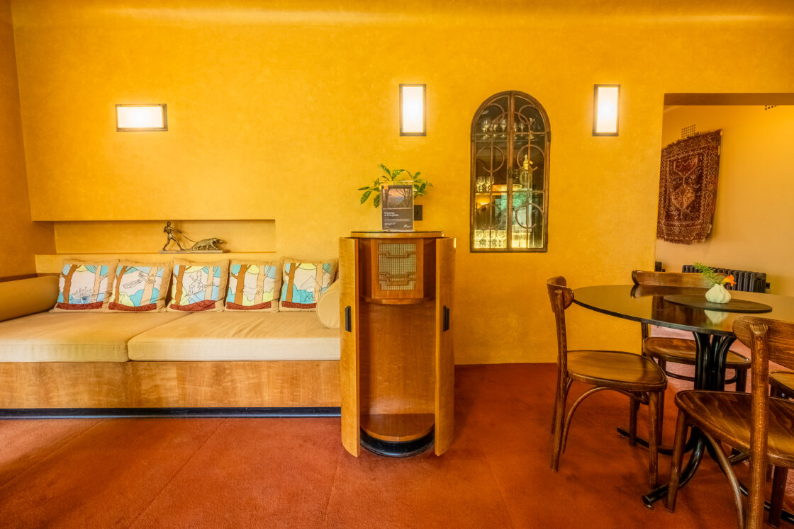 Everglades House & Gardens